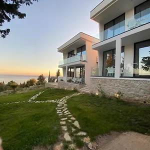 Summer Wine Boutique Apartment