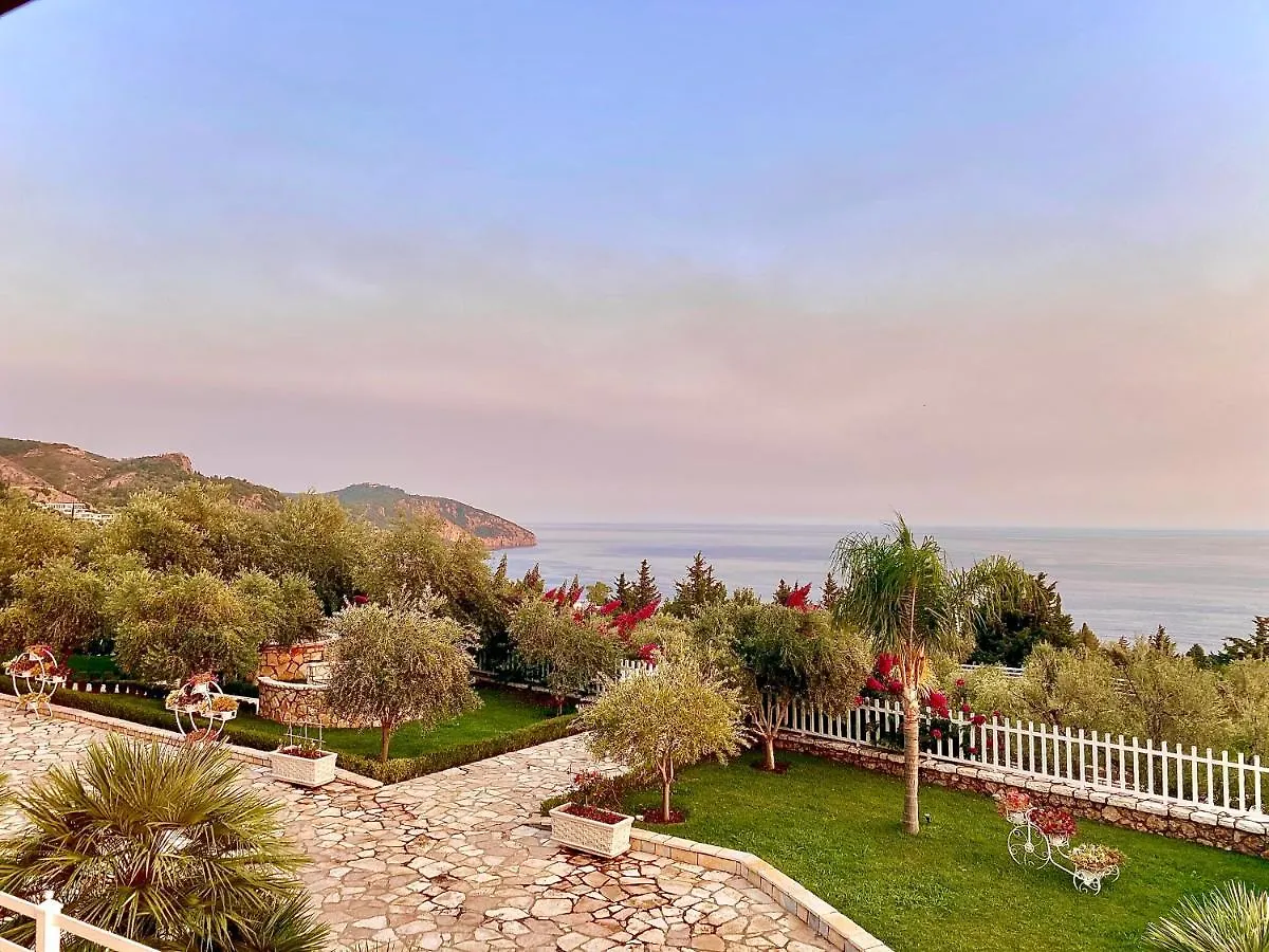 Elysium Hotel Dhërmi