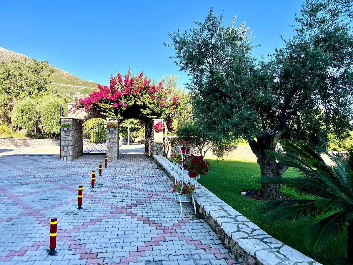 Elysium Hotel Dhërmi Albánie